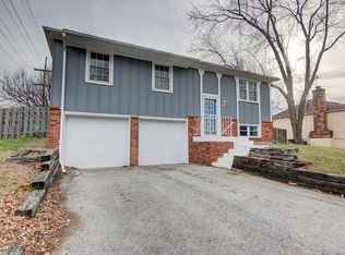 12701 S Raintree Dr, Olathe, KS 66062