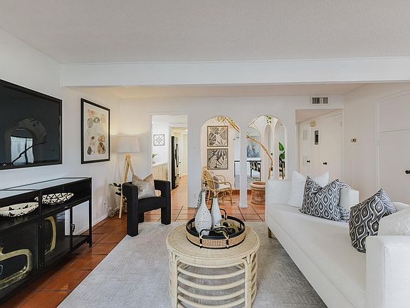 3rd image of 3500 Enfield Rd APT F