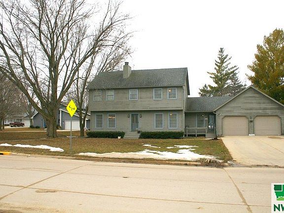 2nd image of 712 Emerald Dr