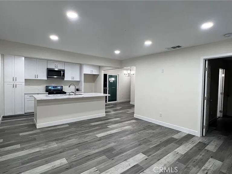 600 W Wilshire Ave — Photo 4