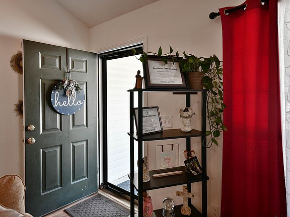 5th image of 108 Rudolph Ct