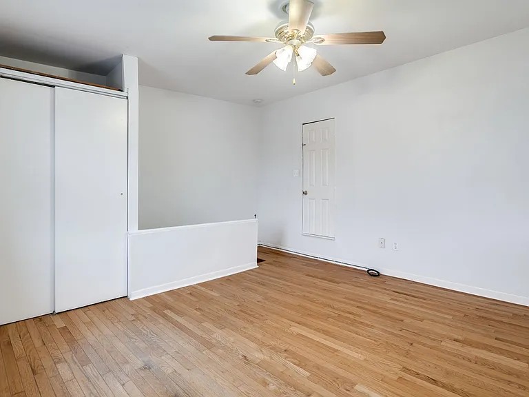 1202 S Alder St — Photo 7