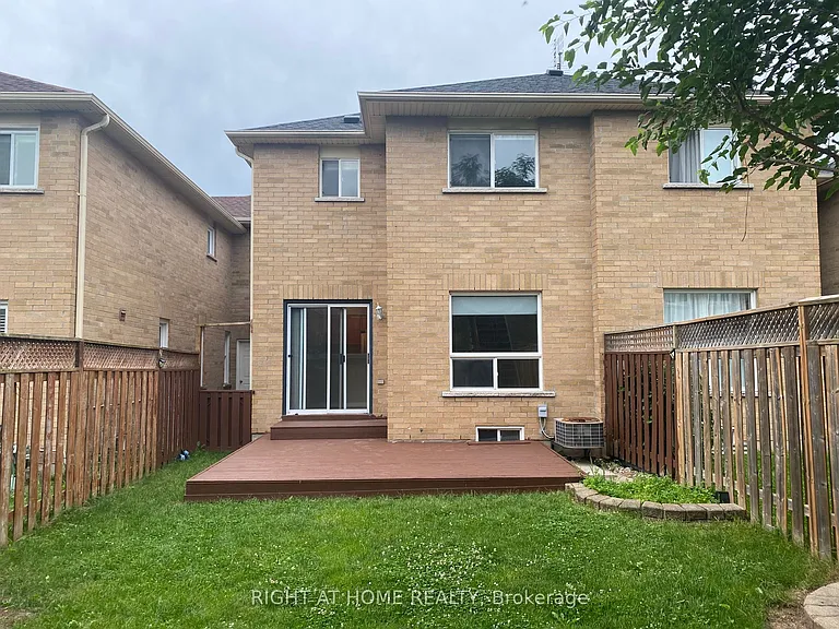 2351 Newcastle Cres — Photo 23