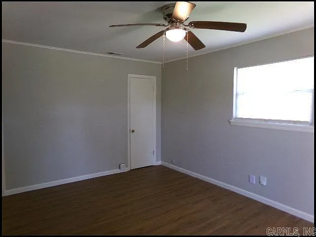 3 bed, 1.0 bath, 900 sqft, $995 — Photo 4