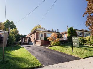 3 Chestermere Blvd, Toronto, ON M1J 2X5
