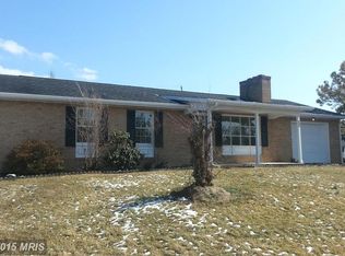 572 Mimosa Dr, Martinsburg, WV 25404