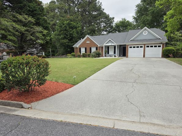 3076 Elizabeth Ln