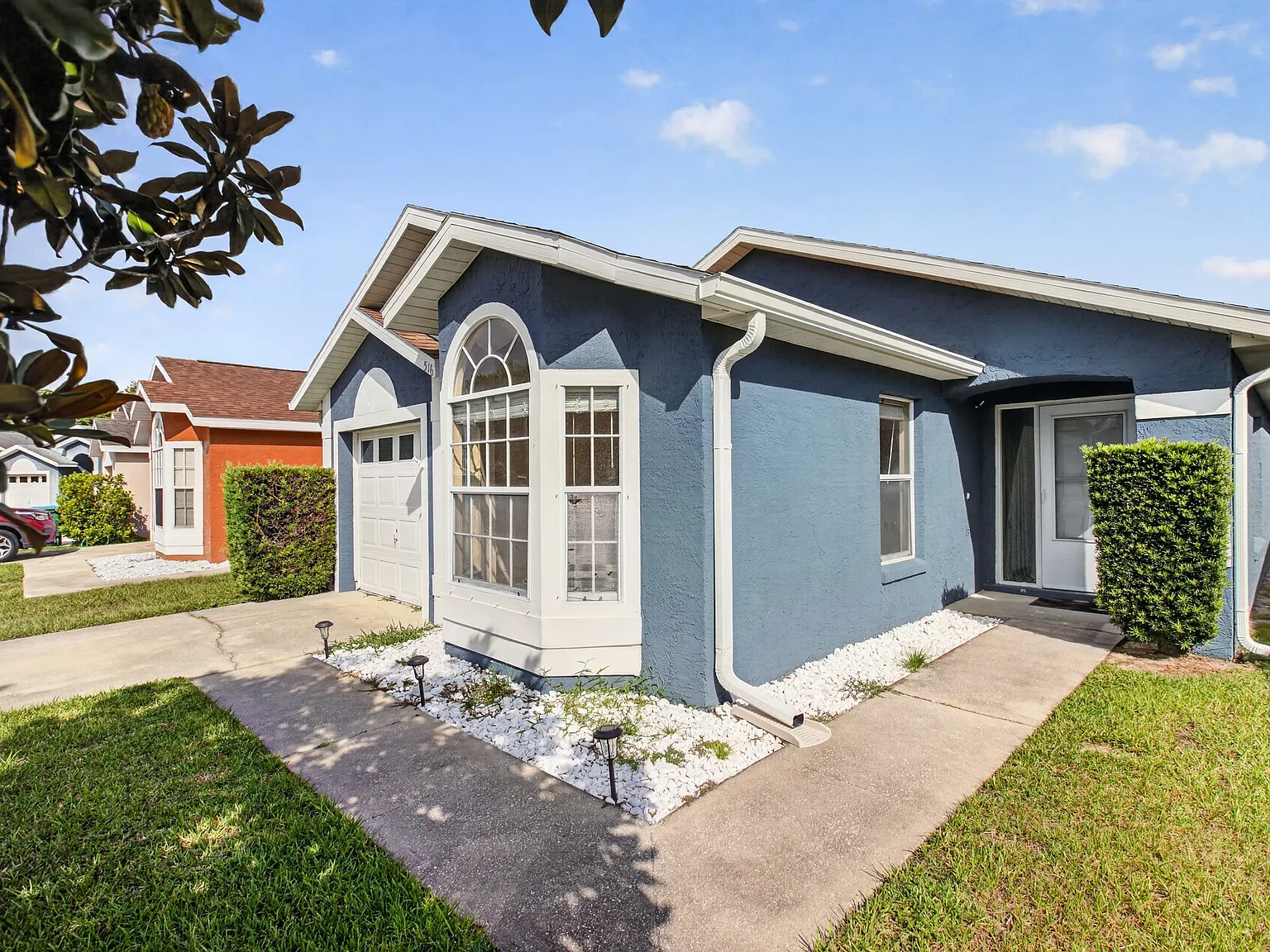 3 bed, 1249 sqft, $2,400 — Photo 3