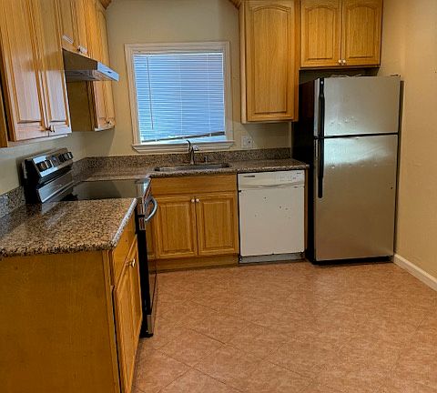 3rd image of 217 Dumbarton Ave #219