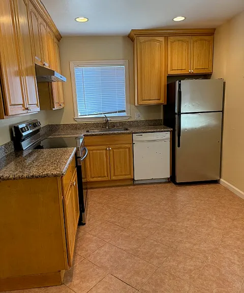217 Dumbarton Ave #217 — Photo 4