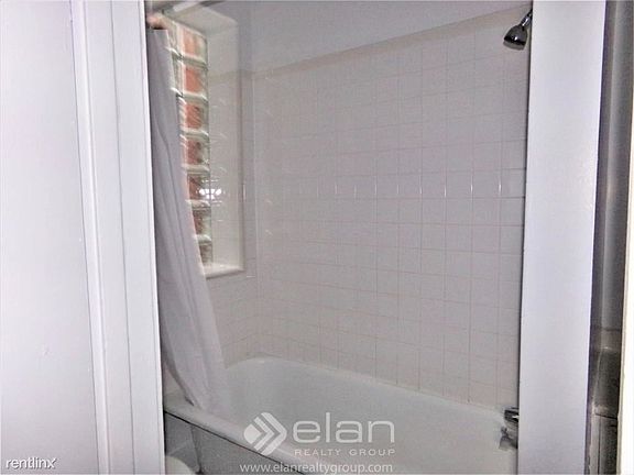 4th image of 6916 N Lakewood Ave APT 202