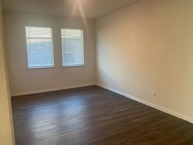 408 Hackberry St — Photo 5