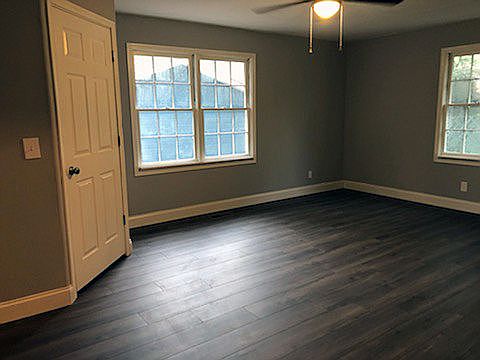 3rd image of 105 Forest Hill Dr