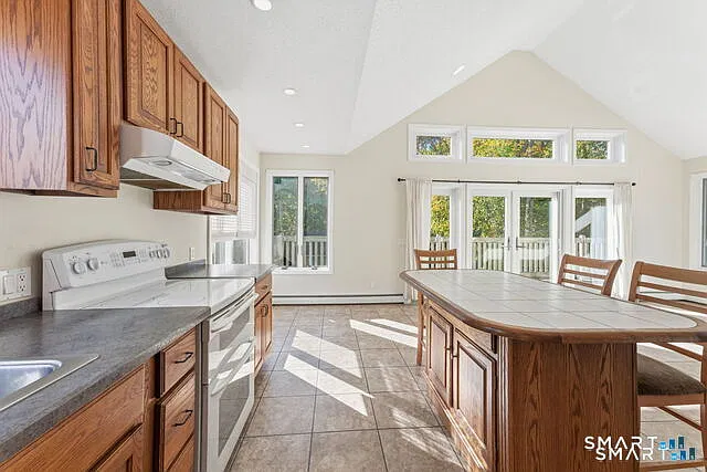 3 bed, 2.5 bath, 1800 sqft, $2,600 — Photo 4
