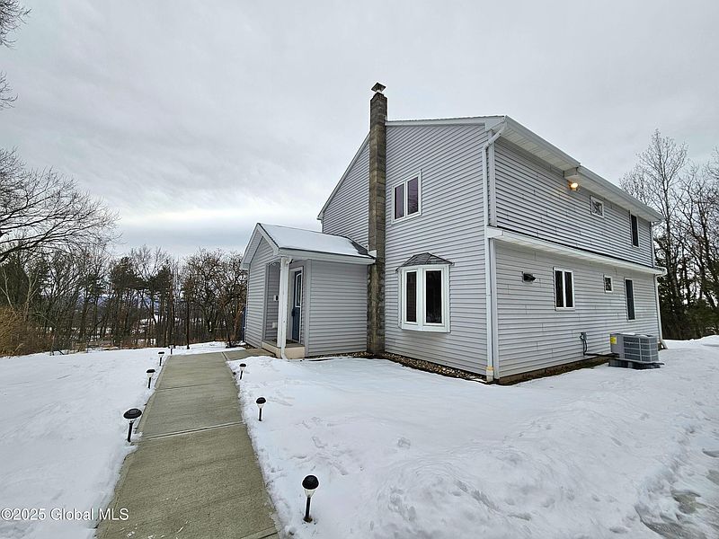 3rd image of 13 Joy Lane