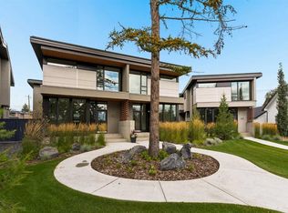 3C SE Willow Cres SW, Calgary, AB T3C 3B8