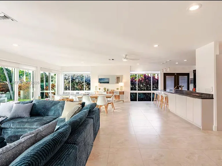 636 Hibiscus Dr — Photo 18