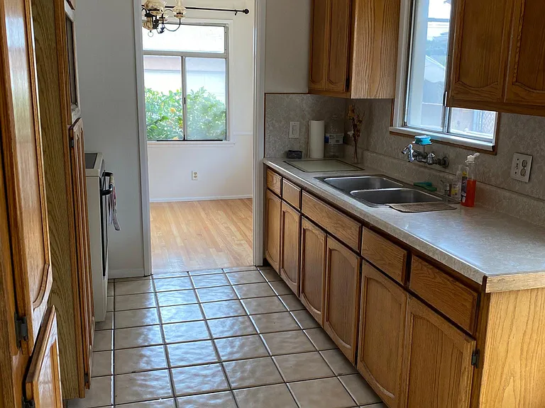 11820 Pomering Rd — Photo 4