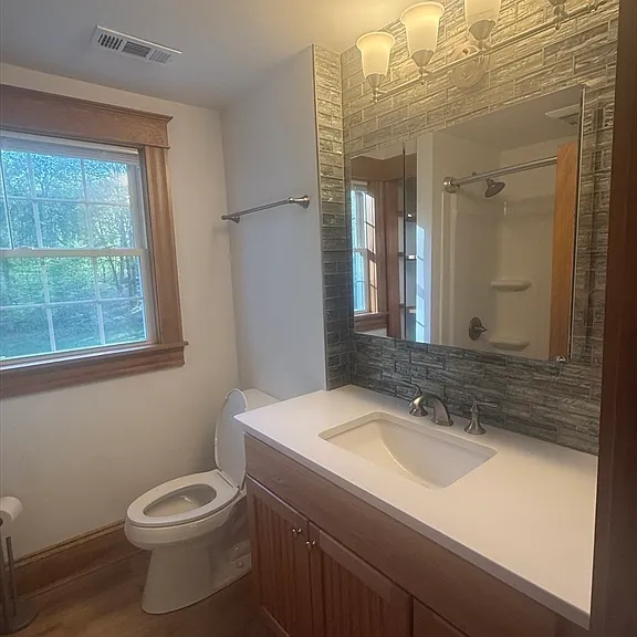 35B Beach St #B — Photo 11