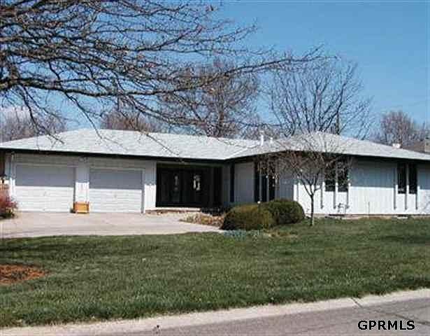 1st image of 647 Chapel Hill Dr