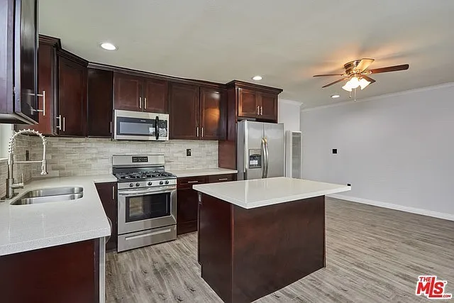 4313 Kenwood Ave — Photo 2