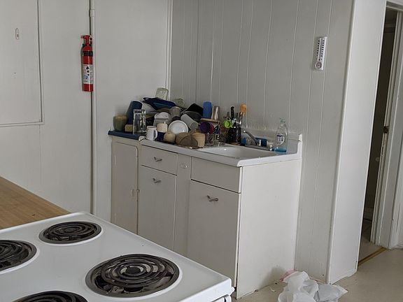 3rd image of 307 E Pierce St APT 2