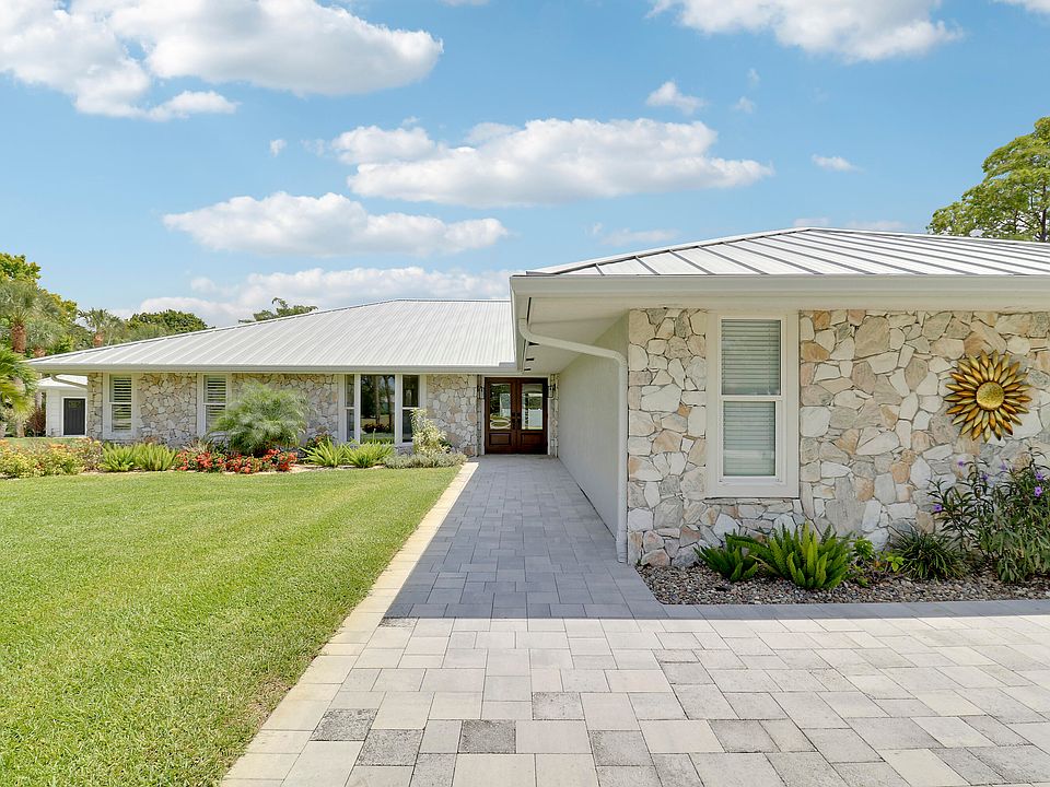 1st image of 386 NE Ficus Terrace