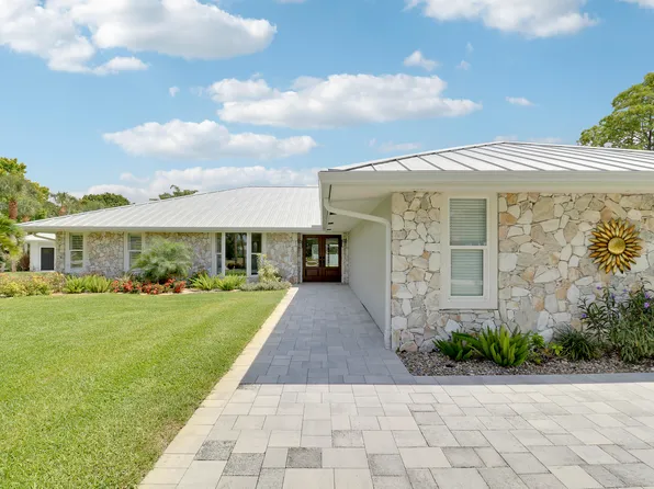 386 NE Ficus Terrace, Jensen Beach, FL 34957