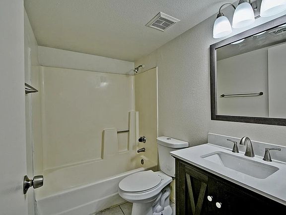5th image of 616 S Hardy Dr Unit 102