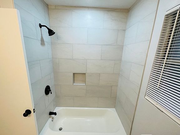 5th image of 800 Chevy Chase Dr #800