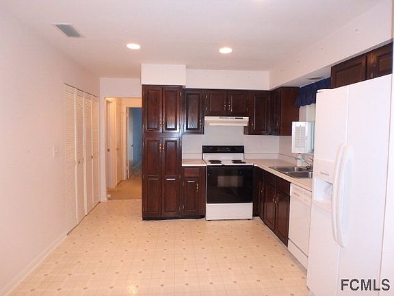 2nd image of 8 Fern Ct