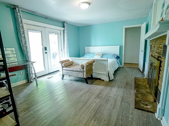 5th image of 2243 Carlton Way