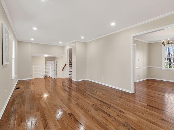 5th image of 6629 Suburban Dr