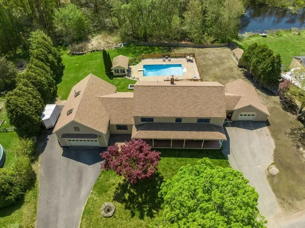 9 Moulton St, Newbury, MA 01922