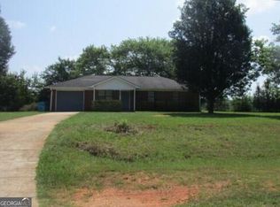 625 Strickland Rd, Locust Grove, GA 30248