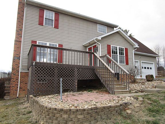 3rd image of 135 Dillon Ct