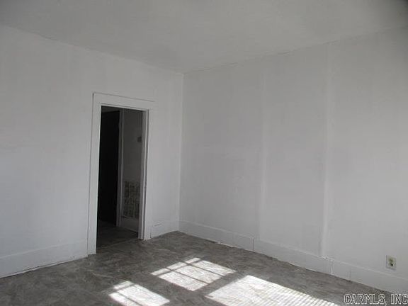 4th image of 3307 W 15th A & B Ave