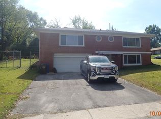 8428 Hawkesbury Dr, Saint Louis, MO 63121