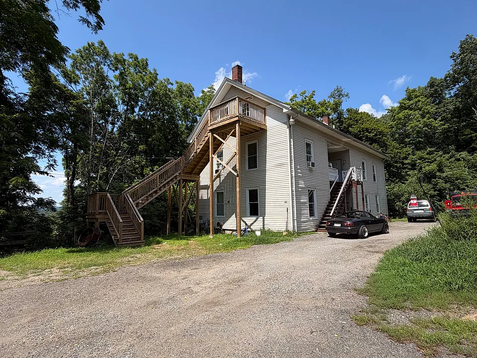 60 Walnut St #1