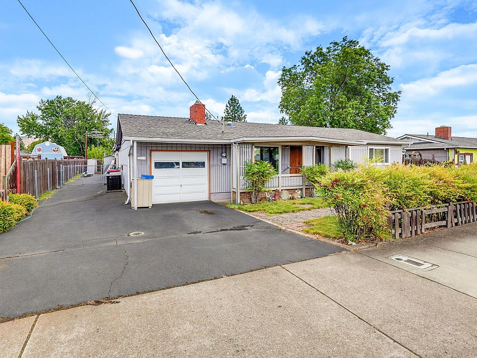1st image of 2448 Crater Lake Ave
