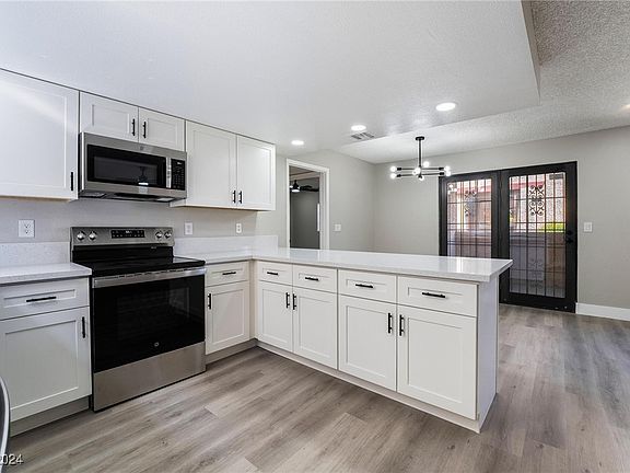 4th image of 4281 Sanderling Cir Unit 135