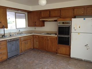 3rd image of 415 Ladera St