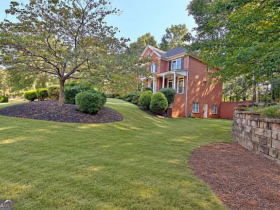 4th image of 125 Hedgewick Way
