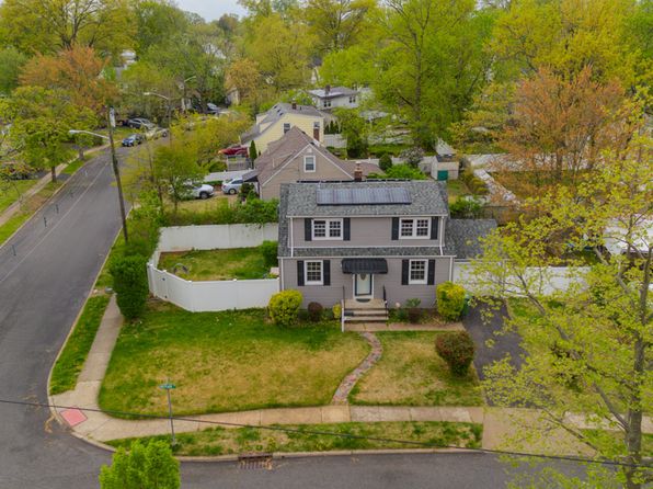 446 Brookside Dr, Roselle, NJ 07203