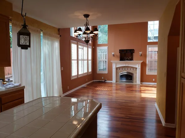 458 Christensen Ln, Cotati, CA 94931