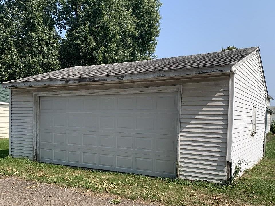 2nd image of 410 S Dittmer St