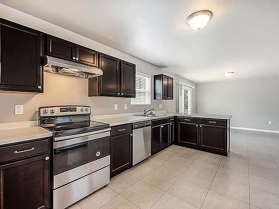 4th image of 8798 Tiburon Ln