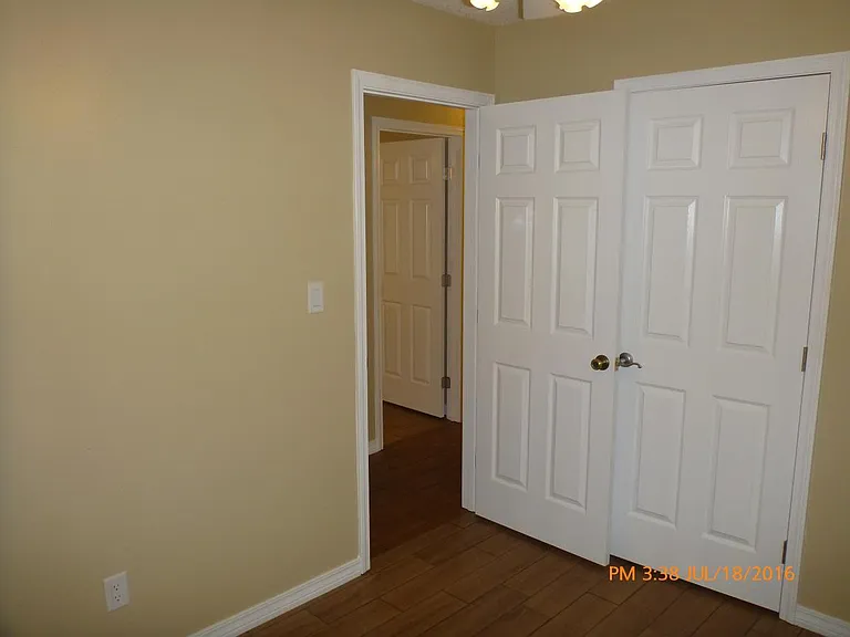 5555 Crestwood Dr — Photo 5