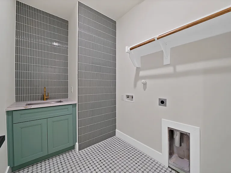 2925 River Ridge Ct — Photo 14
