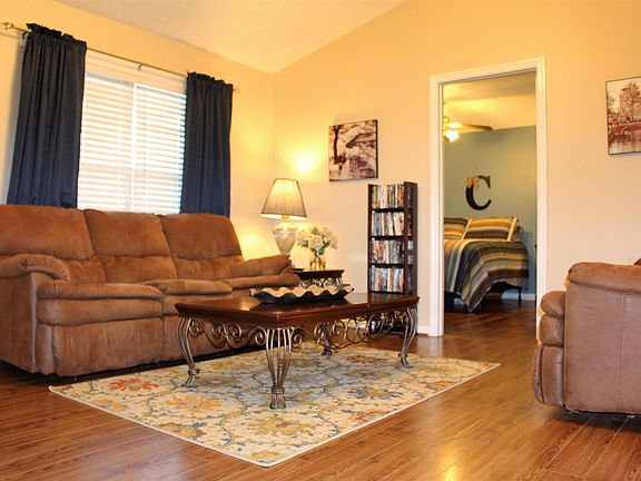 4th image of 227 Vernon Traylor Dr